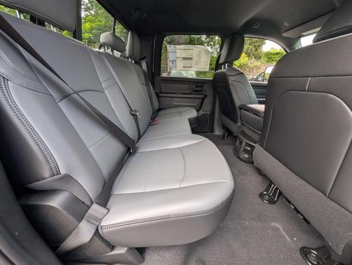 2025 RAM 2500 Tradesman Crew Cab 4x4 8' Box