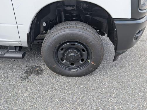 2025 RAM 2500 Tradesman Crew Cab 4x4 8' Box