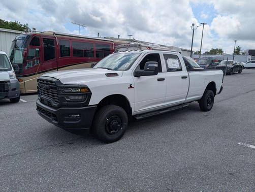 2025 RAM 2500 Tradesman Crew Cab 4x4 8' Box