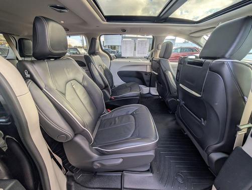 2023 Chrysler Pacifica Hybrid Limited