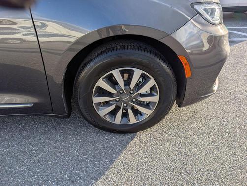 2023 Chrysler Pacifica Hybrid Limited