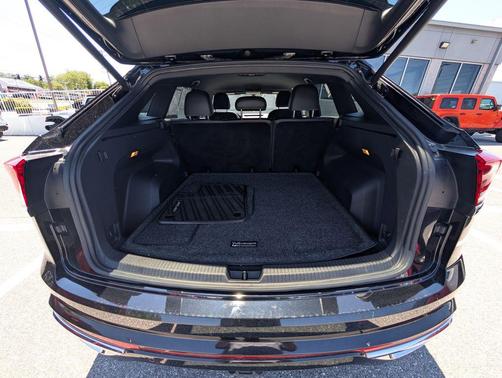 Deep Black 2021 Volkswagen Atlas Cross Sport 3.6L V6 SE w/Technology R-Line