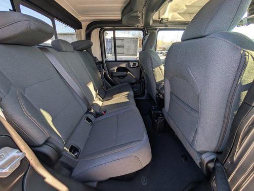 2026 Jeep Gladiator Willys 4x4