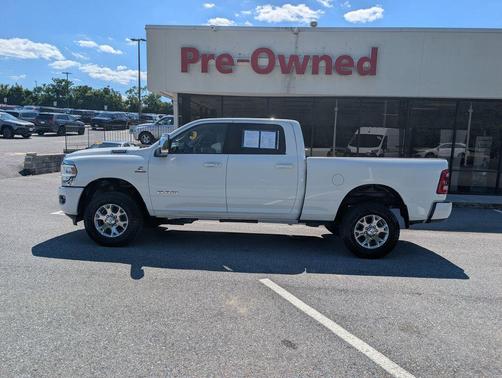 Bright White Clearcoat 2024 RAM 2500 Laramie Crew Cab 4x4 6'4' Box