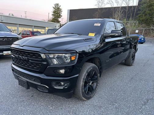 Diamond Black Crystal Pearlcoat 2023 RAM 1500 Big Horn/Lone Star