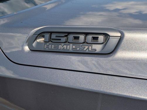 Crystal Metallic 2022 RAM 1500 Big Horn/Lone Star