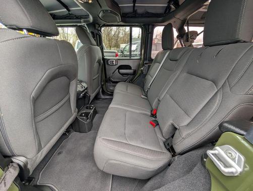 Sarge Green Clearcoat 2022 Jeep Wrangler Unlimited Sport