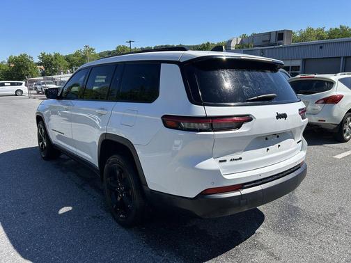 Bright White Clearcoat 2022 Jeep Grand Cherokee L Limited