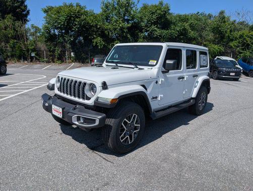 2025 Jeep Wrangler 4-Door Sahara 4x4