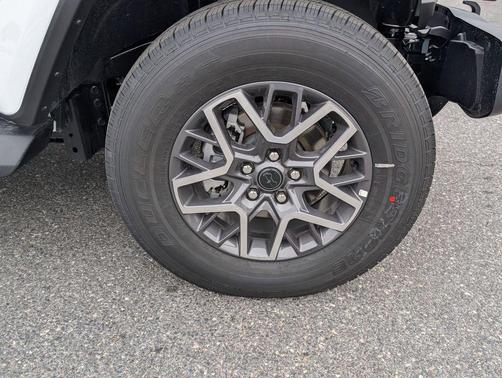 2026 Jeep Wrangler 4-Door Sahara 4x4