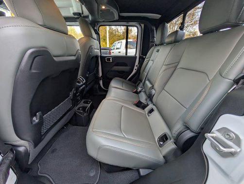 2024 Jeep Gladiator Mojave X