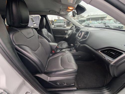 2022 Jeep Cherokee Latitude Lux