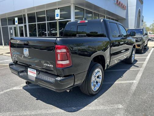 Diamond Black Crystal Pearlcoat 2023 RAM 1500 Big Horn/Lone Star