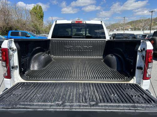 Bright White Clearcoat 2022 RAM 1500 Big Horn/Lone Star