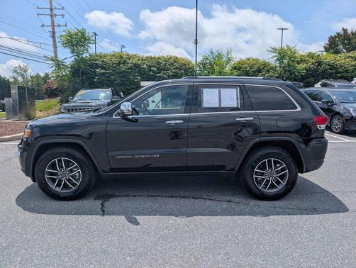 Diamond Black Crystal Pearlcoat 2022 Jeep Grand Cherokee Limited
