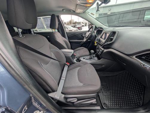 2020 Jeep Cherokee Latitude