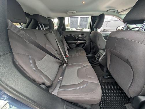 2020 Jeep Cherokee Latitude