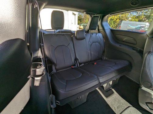 2025 Chrysler Pacifica L