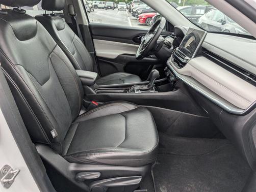 Bright White Clearcoat 2022 Jeep Compass Limited