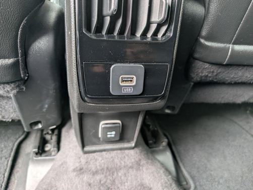 Bright White Clearcoat 2022 Jeep Compass Limited