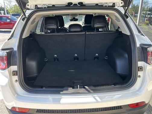 Bright White Clearcoat 2022 Jeep Compass Limited