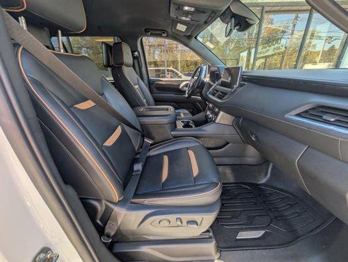 2023 GMC Yukon XL 4WD AT4