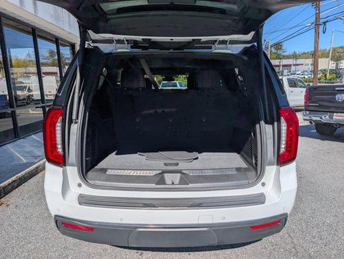 2023 GMC Yukon XL 4WD AT4