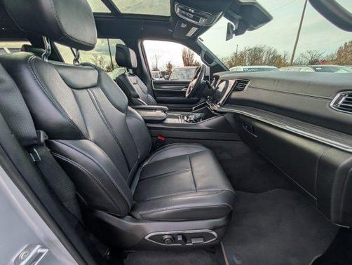 2022 Jeep Wagoneer Series II 4x4