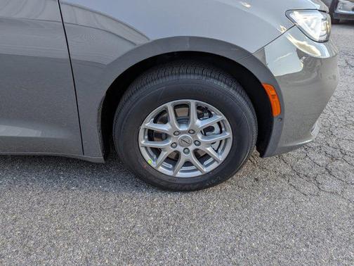 2025 Chrysler Pacifica L