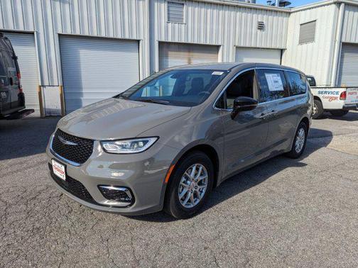 2025 Chrysler Pacifica L