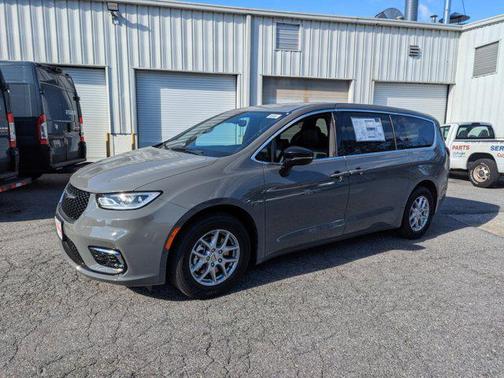 2025 Chrysler Pacifica L