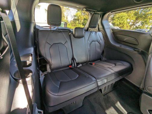 2025 Chrysler Pacifica L