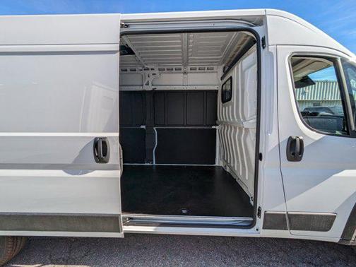 2025 RAM ProMaster 2500 Tradesman