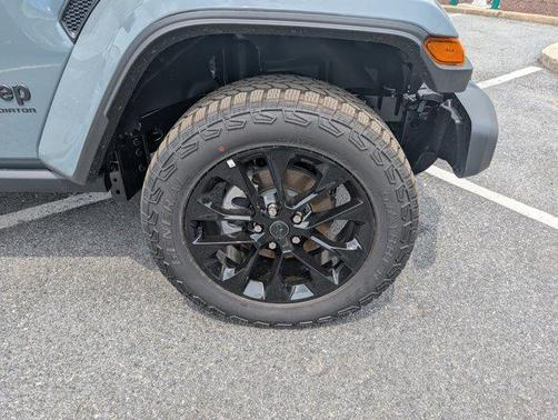 2025 Jeep Gladiator Nighthawk