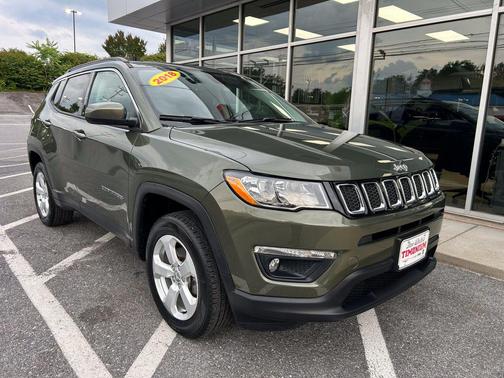 Olive Green Pearlcoat 2018 Jeep Compass Latitude
