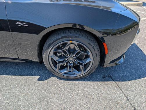 Diamond Black Crystal Pearlcoat 2026 Dodge Charger R/T