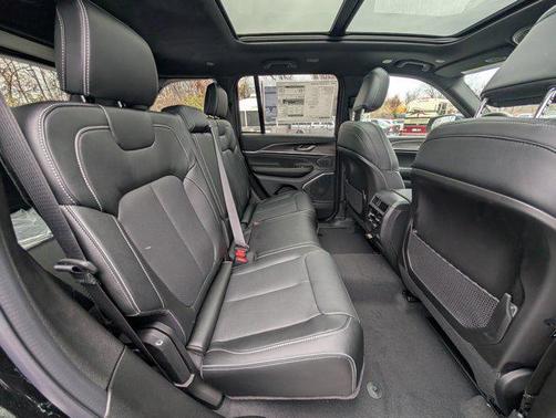 2025 Jeep Grand Cherokee Overland