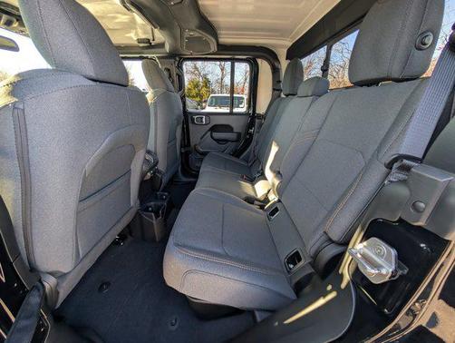 2026 Jeep Gladiator Willys 4x4