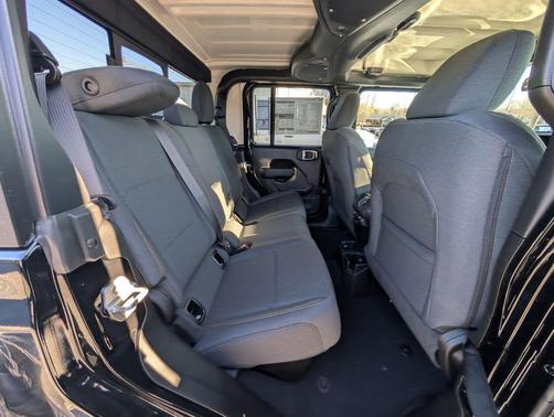 2026 Jeep Gladiator Willys 4x4