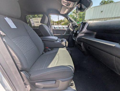 2025 RAM 2500 Tradesman Crew Cab 4x4 6'4' Box