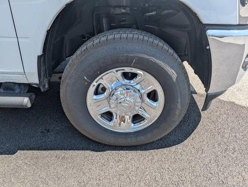 2025 RAM 2500 Tradesman Crew Cab 4x4 6'4' Box