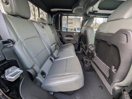 2026 Jeep Gladiator Mojave X 4x4