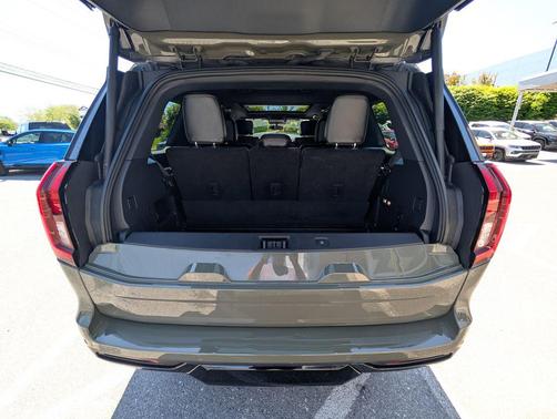Wild Green 2025 Ford Expedition Tremor