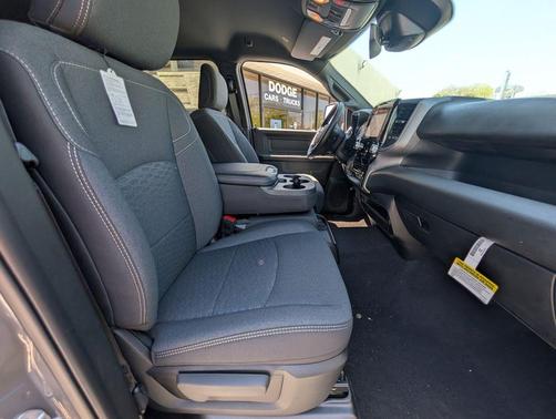Ceramic Gray Clearcoat 2026 RAM 2500 Black Express Crew Cab 4x4 6'4' Box
