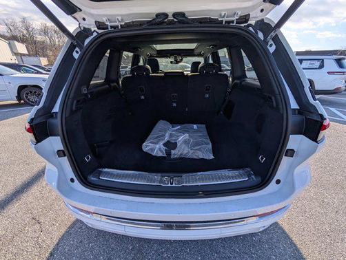 2025 Jeep Grand Cherokee Overland