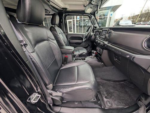 Black Clearcoat 2022 Jeep Wrangler Unlimited Sport