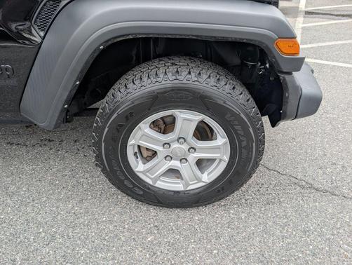 Black Clearcoat 2022 Jeep Wrangler Unlimited Sport