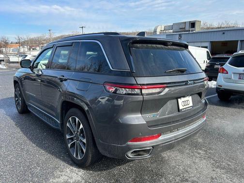 2022 Jeep Grand Cherokee 4xe Overland