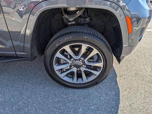 2022 Jeep Grand Cherokee 4xe Overland