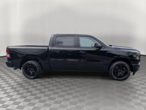 Diamond Black Crystal Pearlcoat 2023 RAM 1500 Big Horn/Lone Star